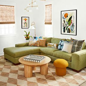 1-1-real-simple-home-2022-florida-Wohnzimmer_079